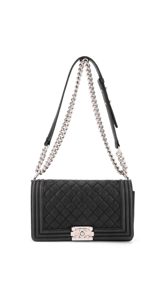 Chanel Boy Bag – Sort Quiltet Skinn med Sølvfarget Kjede