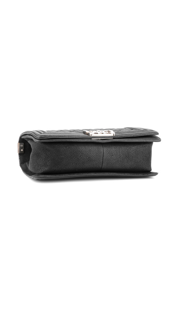 Chanel Boy Bag – Sort Quiltet Skinn med Sølvfarget Kjede