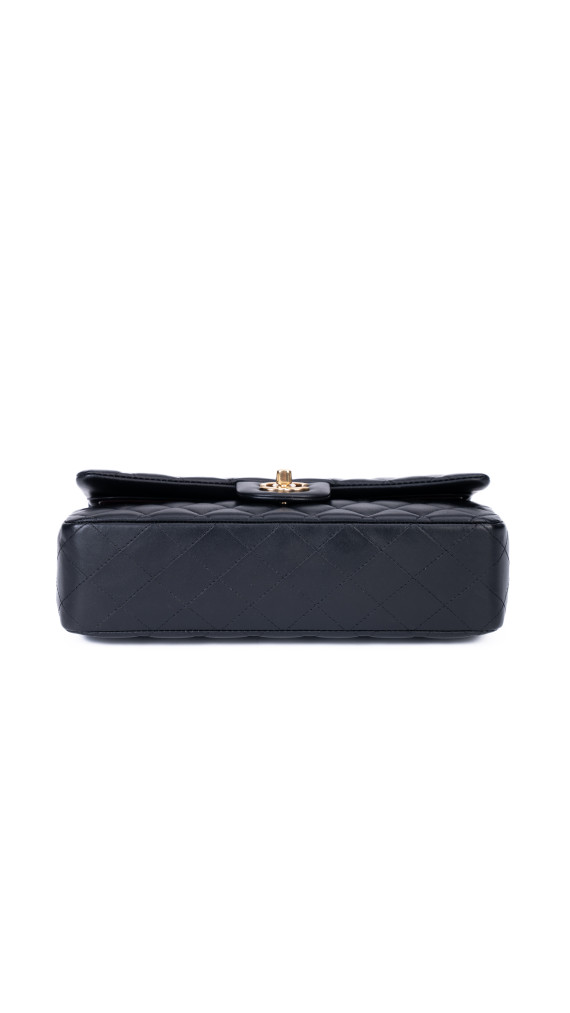 Chanel Classic Double Flap Bag – Sort Lammeskinn med Gullfarget Hardware