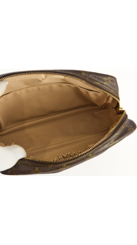 Louis Vuitton Trousse Toilette monogram 23