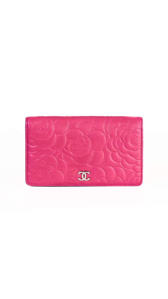 Chanel Camellia Lambskin Pink Wallet med Sølv CC-logo