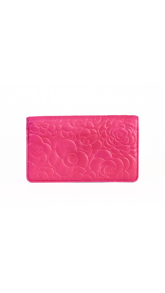 Chanel Camellia Lambskin Pink Wallet med Sølv CC-logo
