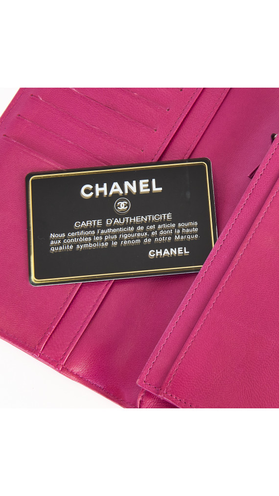 Chanel Camellia Lambskin Pink Wallet med Sølv CC-logo