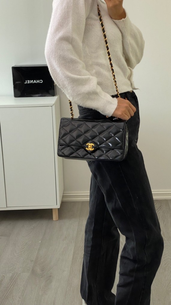 Chanel Single Flap Crossbody Bag Patent Leather