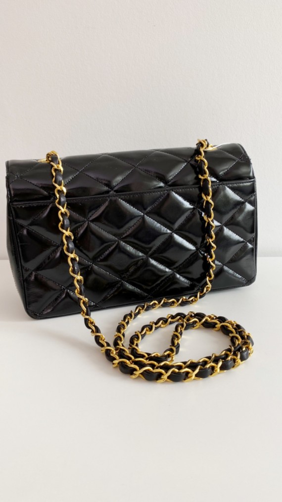 Chanel Single Flap Crossbody Bag Patent Leather