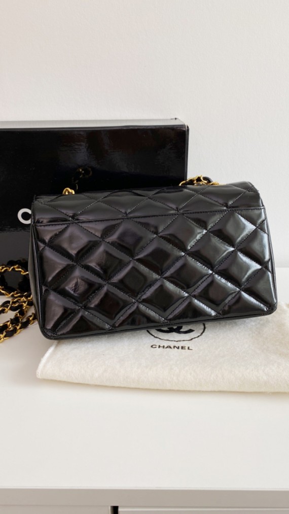 Chanel Single Flap Crossbody Bag Patent Leather