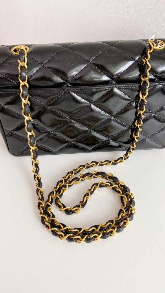 Chanel Single Flap Crossbody Bag Patent Leather