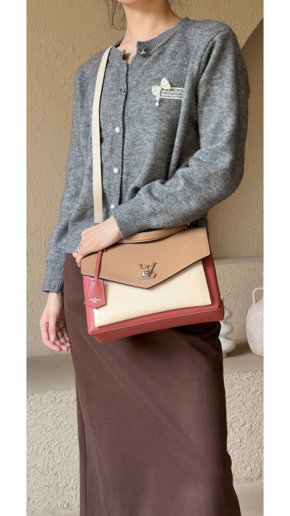 Louis Vuitton Lockme i Beige, Karamell og Korallrød