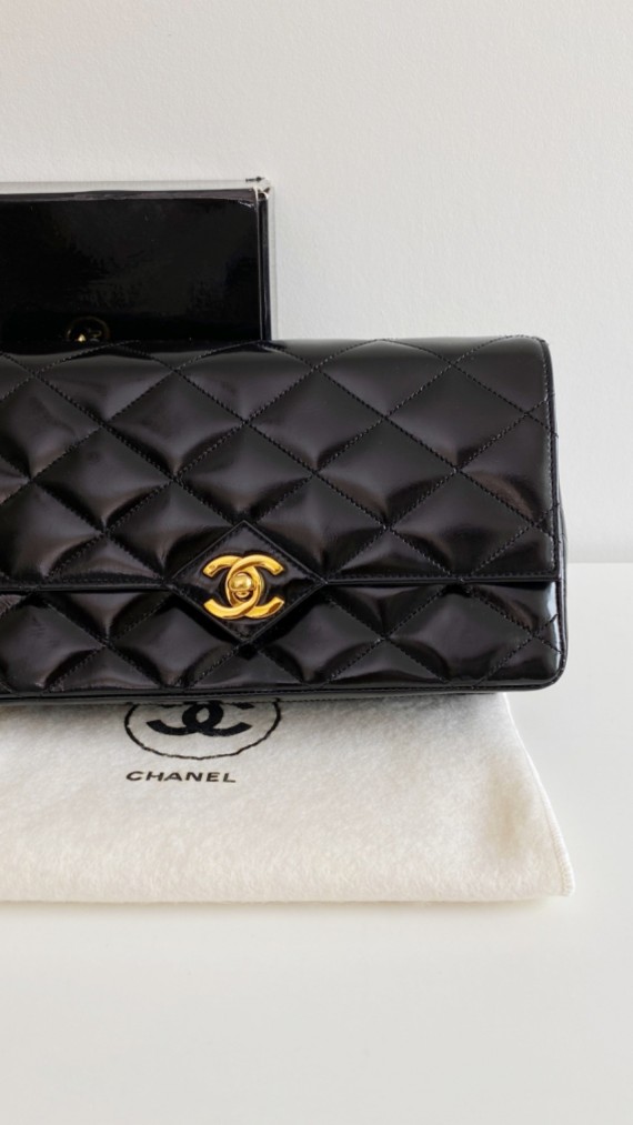 Chanel Single Flap Crossbody Bag Patent Leather