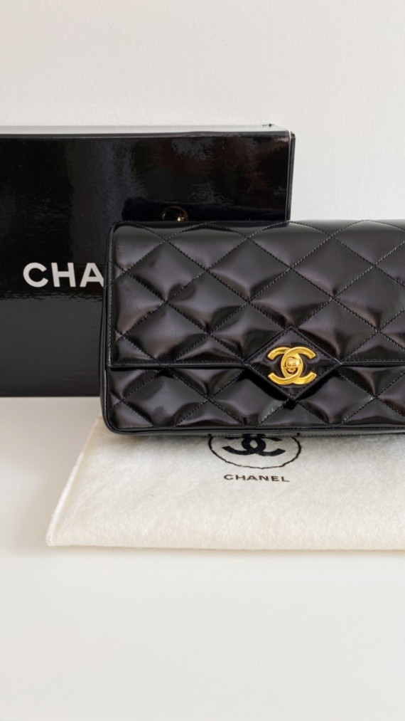 Chanel Single Flap Crossbody Bag Patent Leather