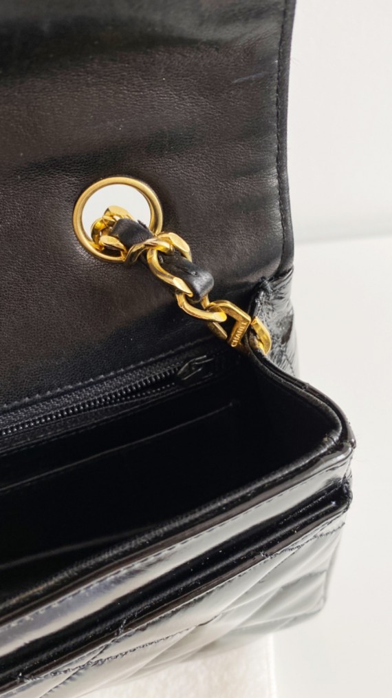 Chanel Single Flap Crossbody Bag Patent Leather