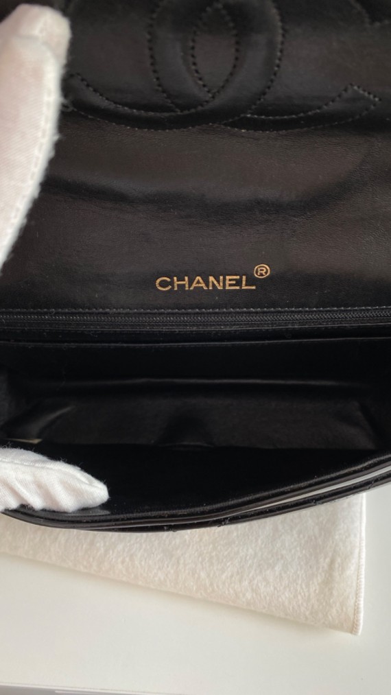 Chanel Single Flap Crossbody Bag Patent Leather