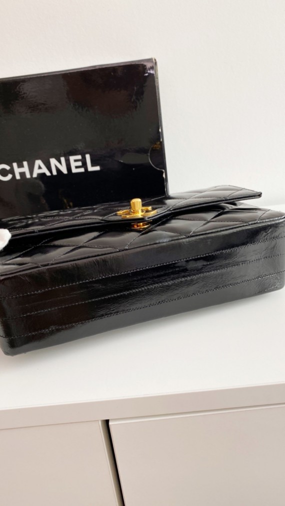 Chanel Single Flap Crossbody Bag Patent Leather