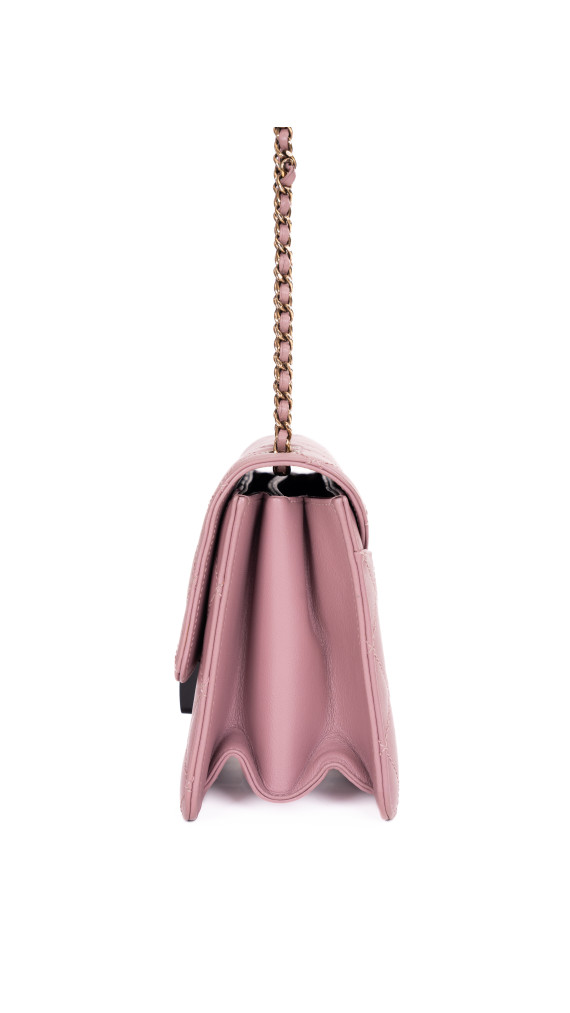 Chanel Single Flap Bag – Rosa Lammeskinn med Akryl CC-lås