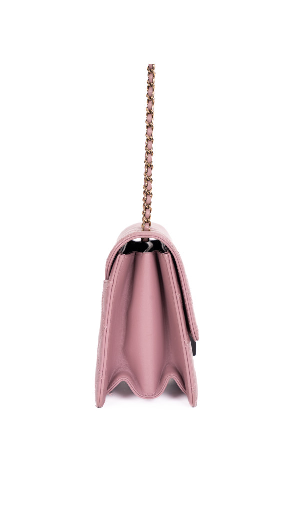 Chanel Single Flap Bag – Rosa Lammeskinn med Akryl CC-lås