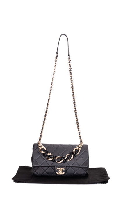 Chanel 19 Flap Bag i Sort Skinn med Gyllen Kjede