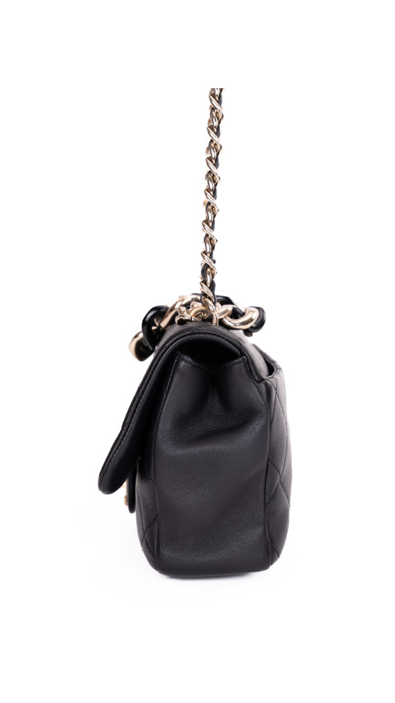 Chanel 19 Flap Bag i Sort Skinn med Gyllen Kjede