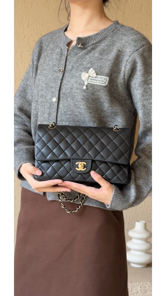 Chanel Classic Double Flap Bag Medium i Sort Lammeskinn