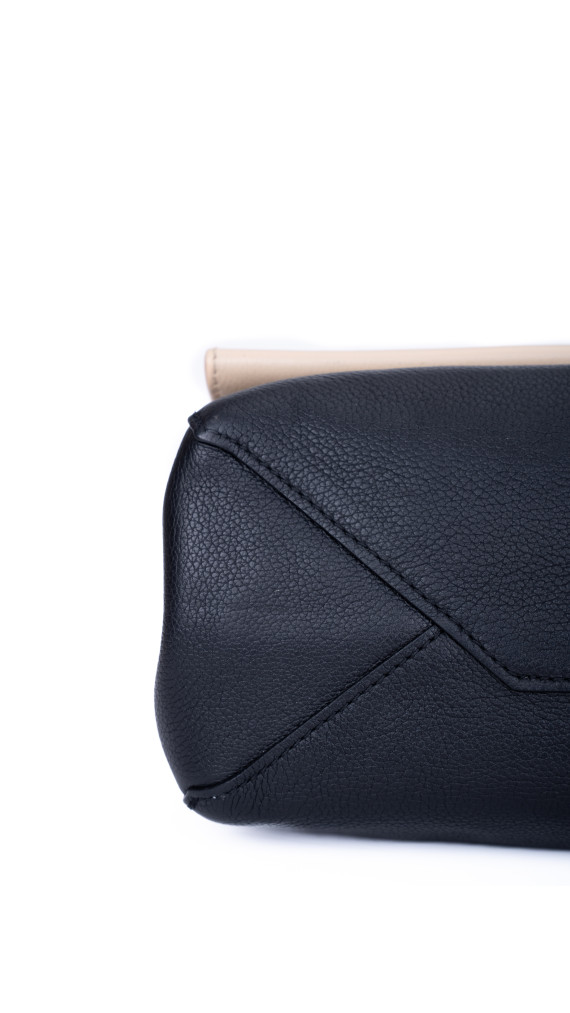 Louis Vuitton Lockme Bag i To-Tonet Beige og Sort Skinn
