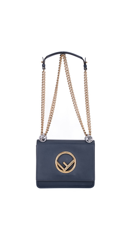 Fendi Kan I Shoulder Bag i Mørkeblå
