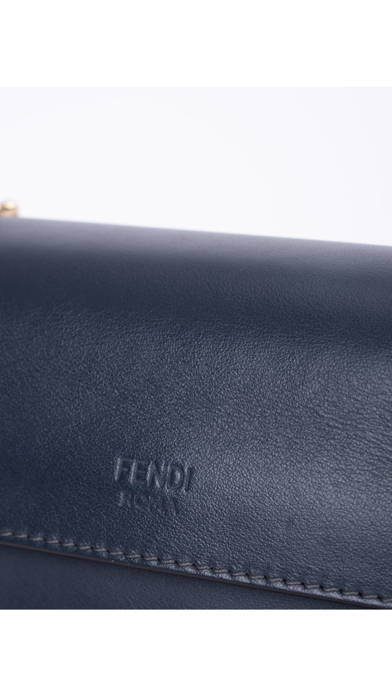Fendi Kan I Shoulder Bag i Mørkeblå