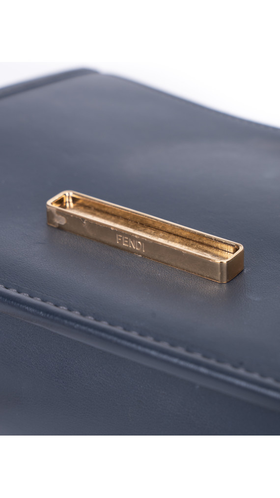 Fendi Kan I Shoulder Bag i Mørkeblå