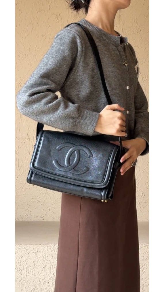 Chanel Vintage Skulderveske i Sort Caviar Skinn