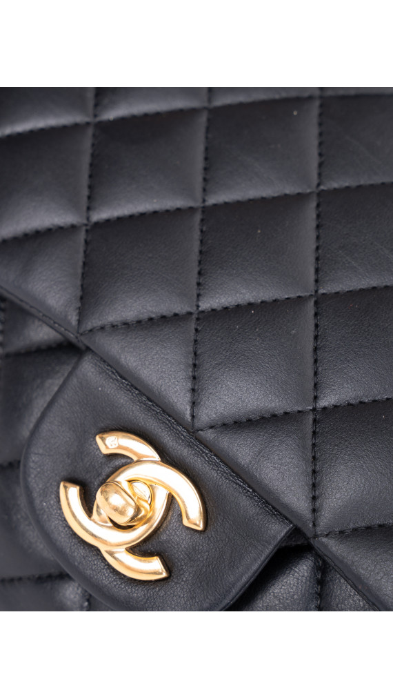 Chanel Classic Double Flap Bag Medium i Sort Lammeskinn
