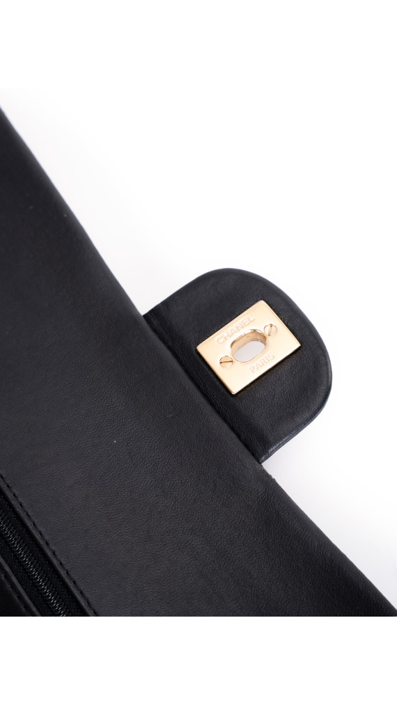 Chanel Classic Double Flap Bag Medium i Sort Lammeskinn