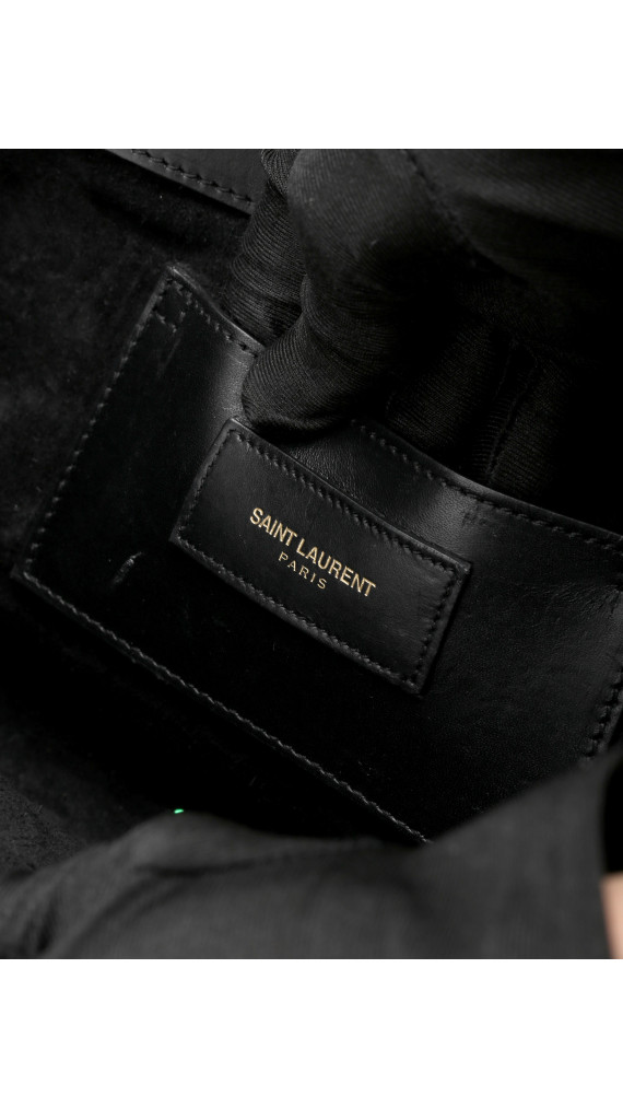 Saint Laurent Kate Tassel Skulderveske i Sort Skinn med Gullkjedestropp