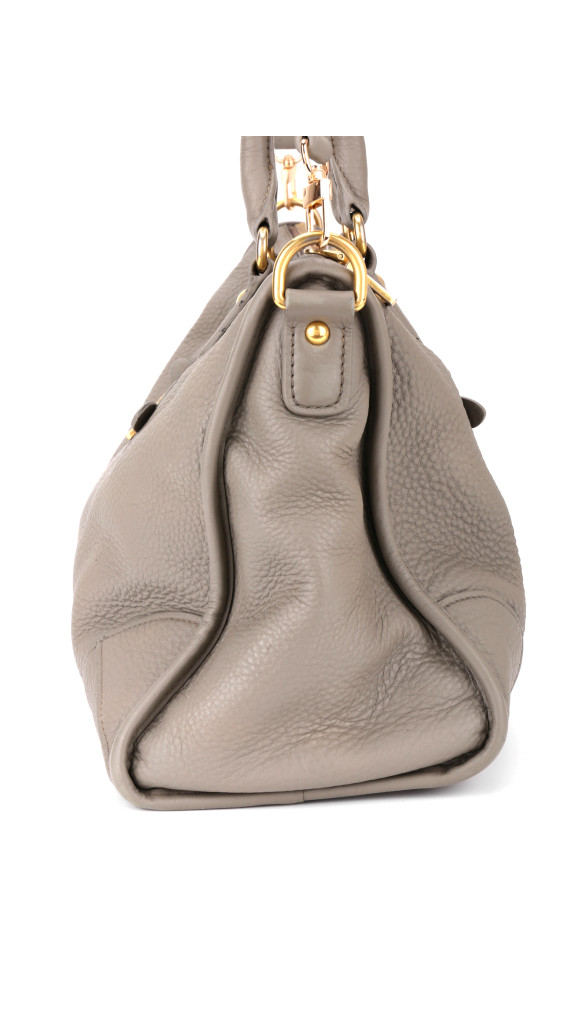 Prada Vitello Leather Shoulder Bag i Grå