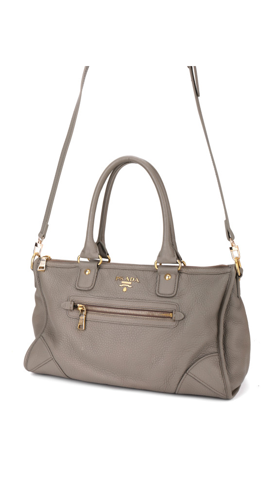 Prada Vitello Leather Shoulder Bag i Grå