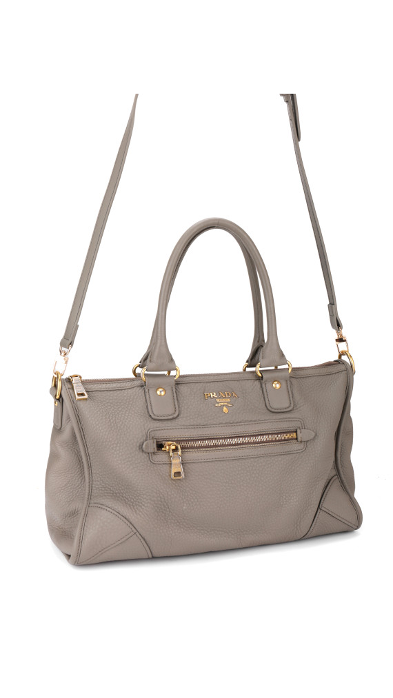 Prada Vitello Leather Shoulder Bag i Grå