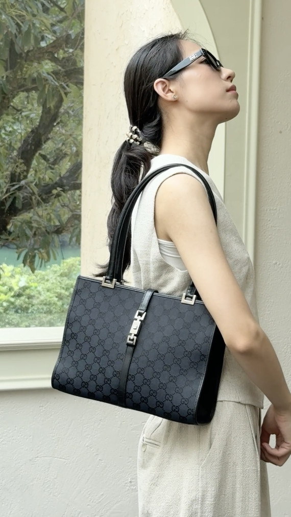 Gucci GG Supreme Canvas Tote med Web-lås – Svart