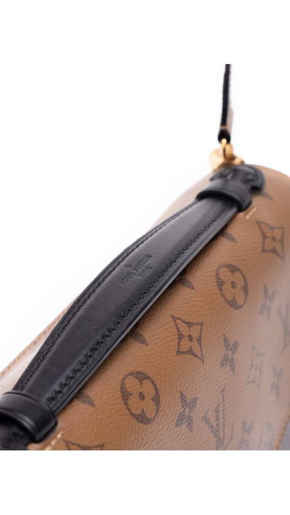 Louis Vuitton Pochette Métis Monogram Shoulder Bag