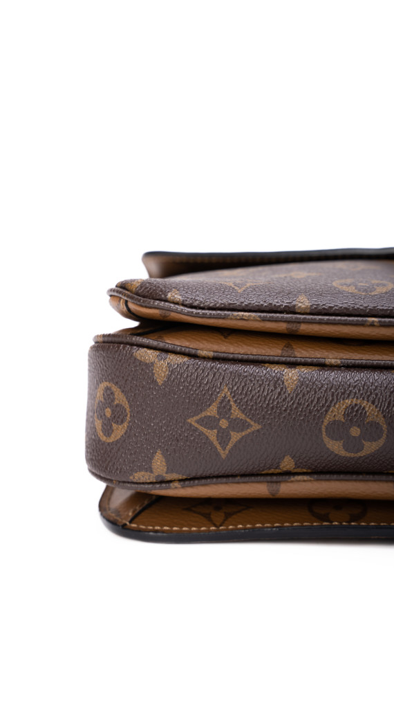 Louis Vuitton Pochette Métis Monogram Shoulder Bag