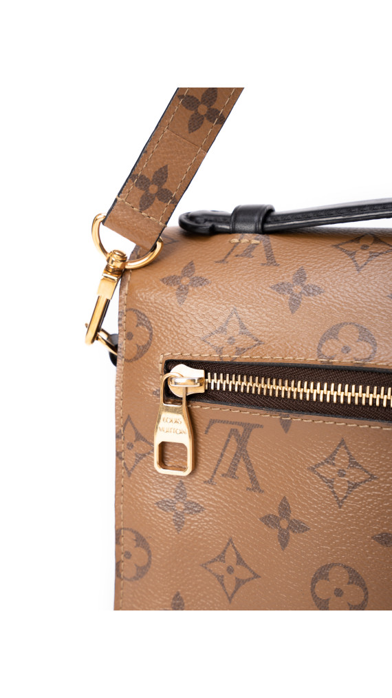 Louis Vuitton Pochette Métis Monogram Shoulder Bag