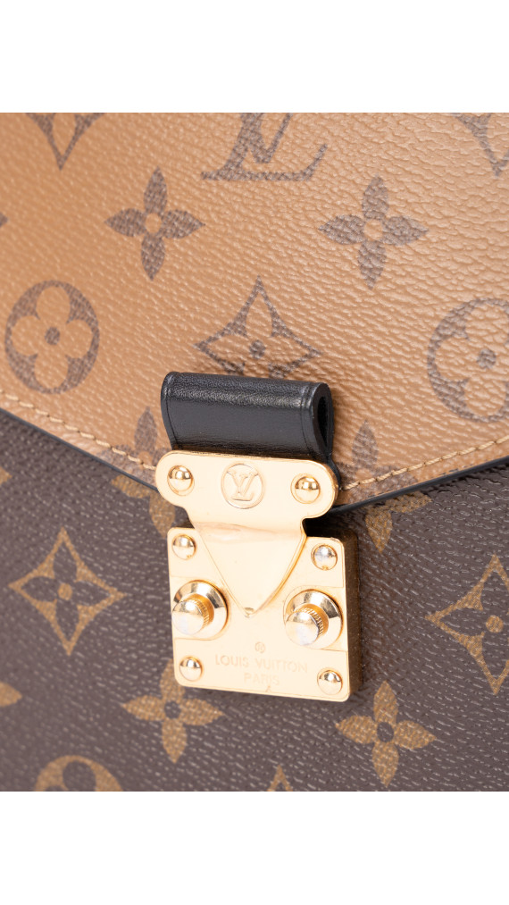 Louis Vuitton Pochette Métis Monogram Shoulder Bag