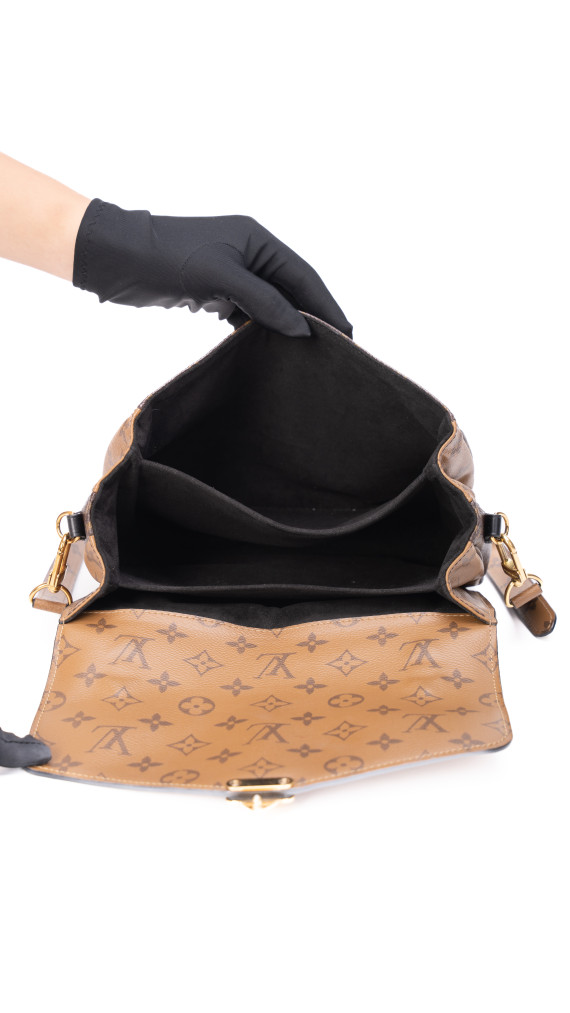 Louis Vuitton Pochette Métis Monogram Shoulder Bag