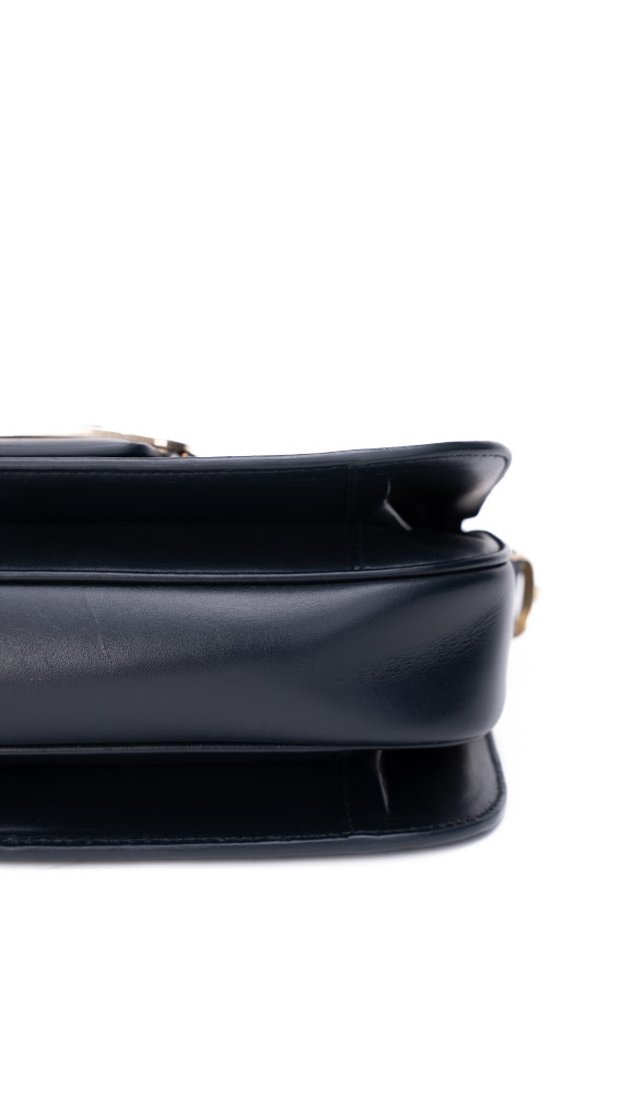 Vintage Céline Skulderveske med Gullspenne – Mørkeblå Kalveskinn