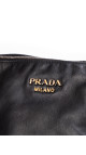 Prada Skulderveske i Sort Skinn med Gullfargede Detaljer