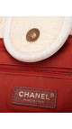 CHANEL Deauville Tote i Beige Lerret med Kjettinghåndtak