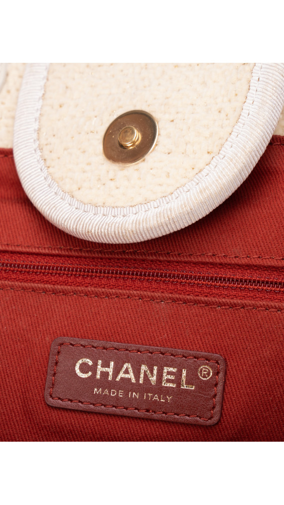 CHANEL Deauville Tote i Beige Lerret med Kjettinghåndtak