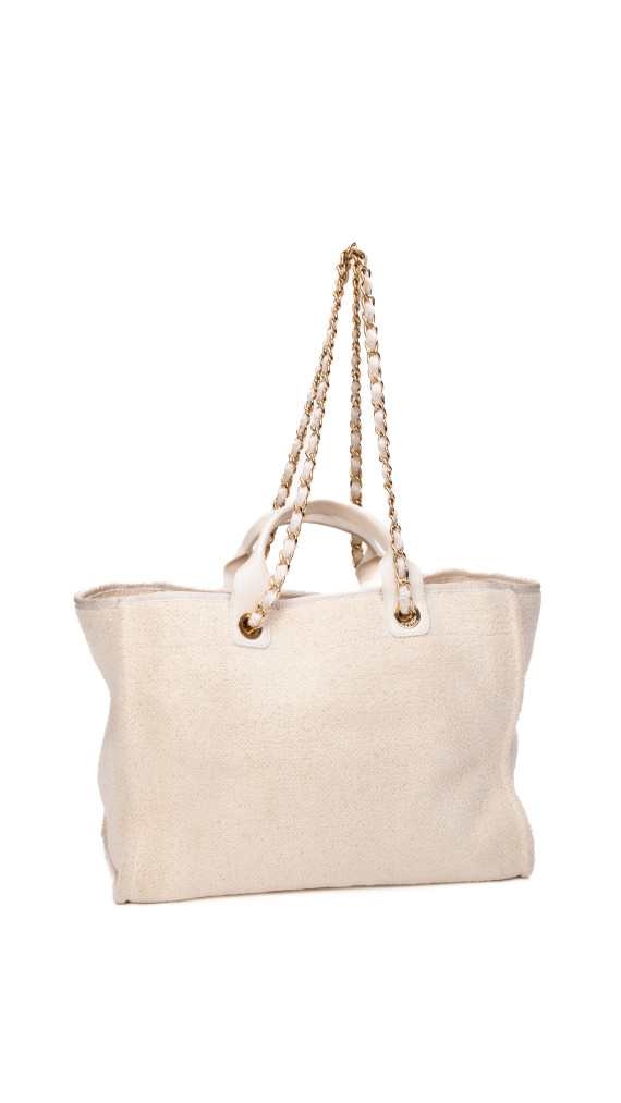 CHANEL Deauville Tote i Beige Lerret med Kjettinghåndtak