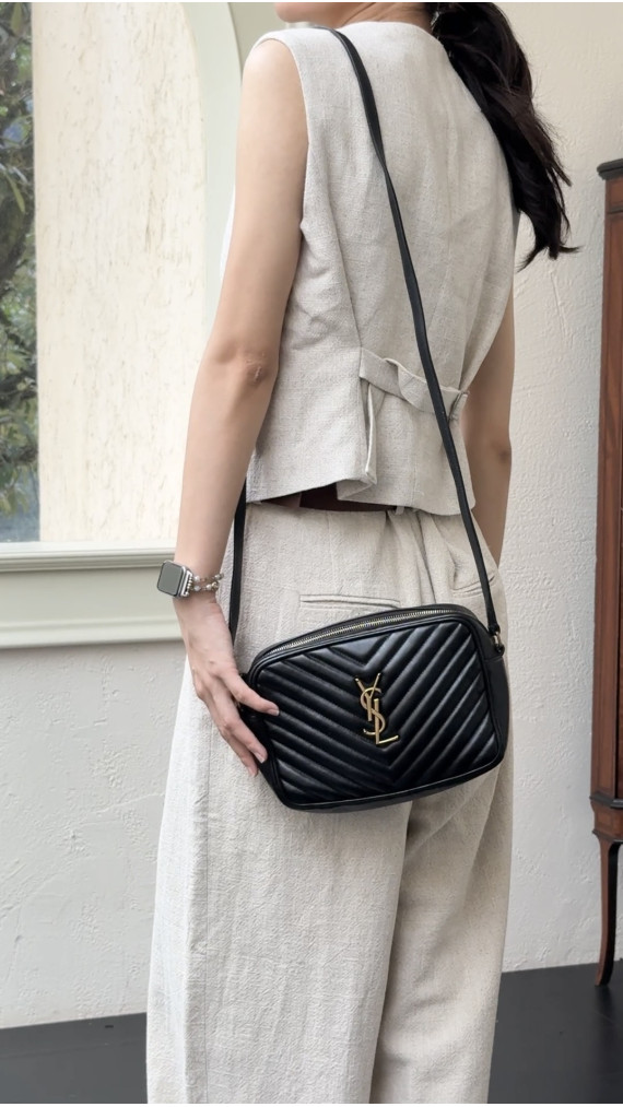 Saint Laurent Lou Camera Bag i Sort Skinn