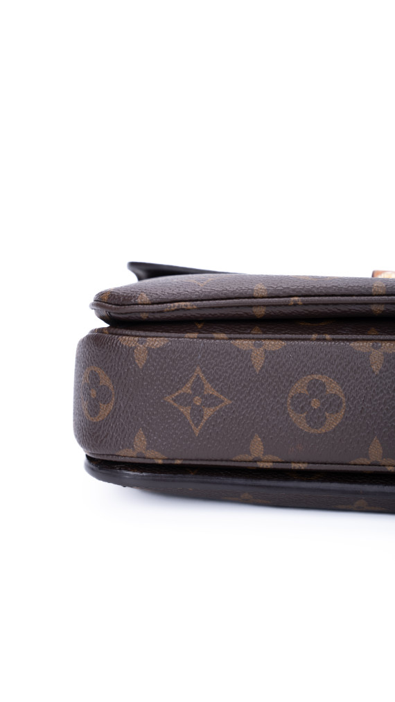 Louis Vuitton Pochette Métis Monogram Canvas