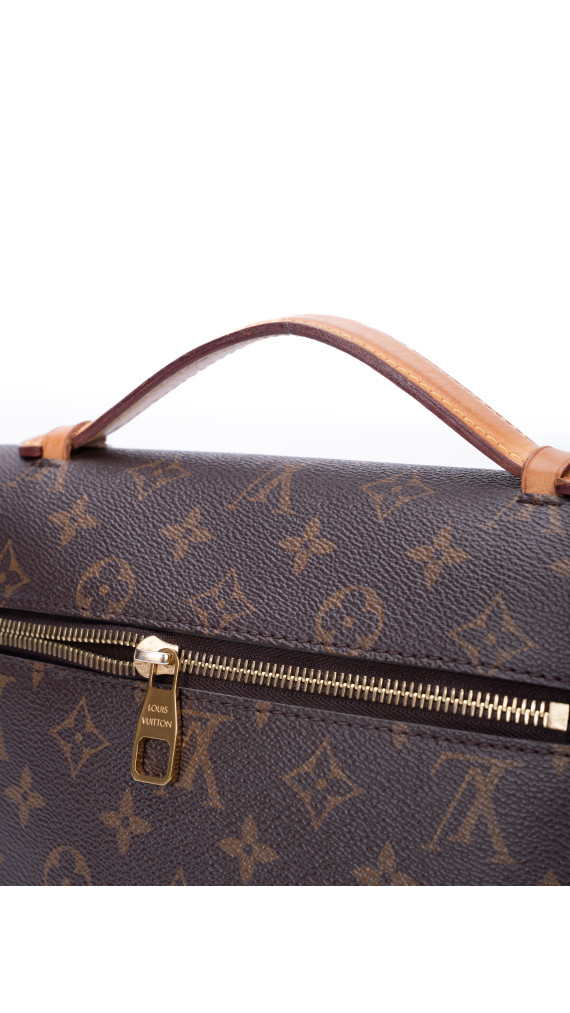 Louis Vuitton Pochette Métis Monogram Canvas