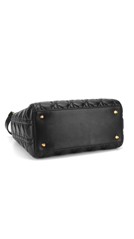 Lady Dior Medium Bag i Sort Lammeskinn med Gull-detaljer