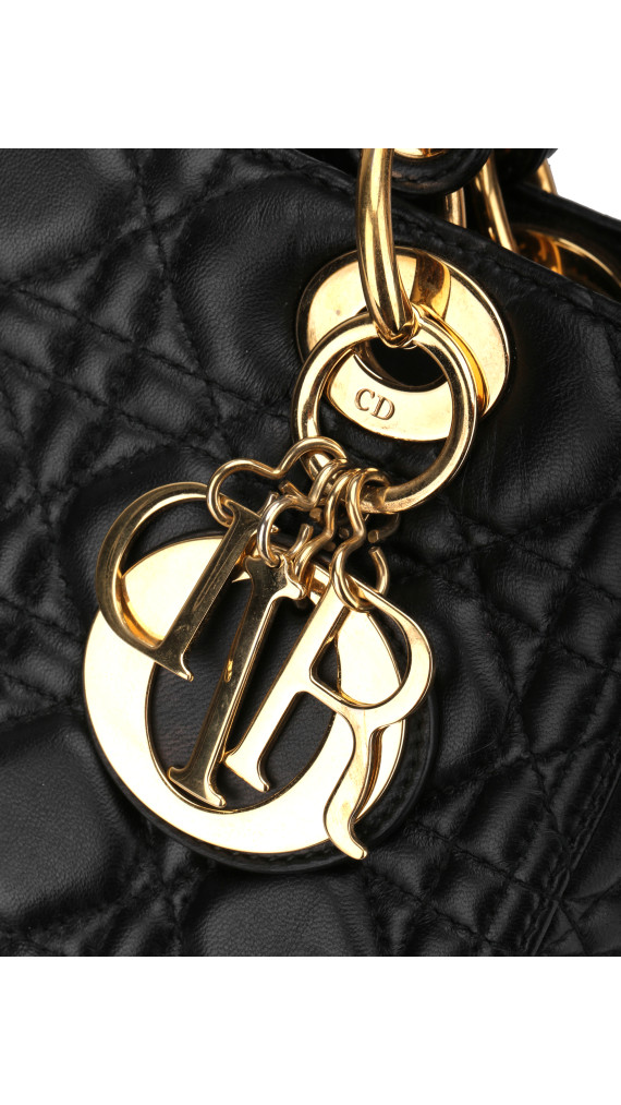Lady Dior Medium Bag i Sort Lammeskinn med Gull-detaljer