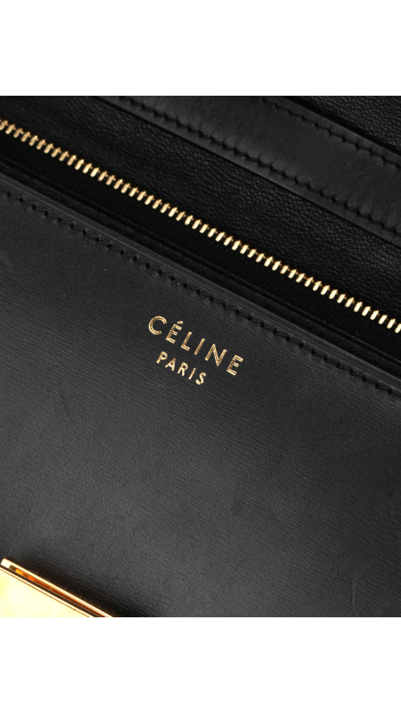 Celine Classic Box Bag i svart kalveskinn med gullspenne